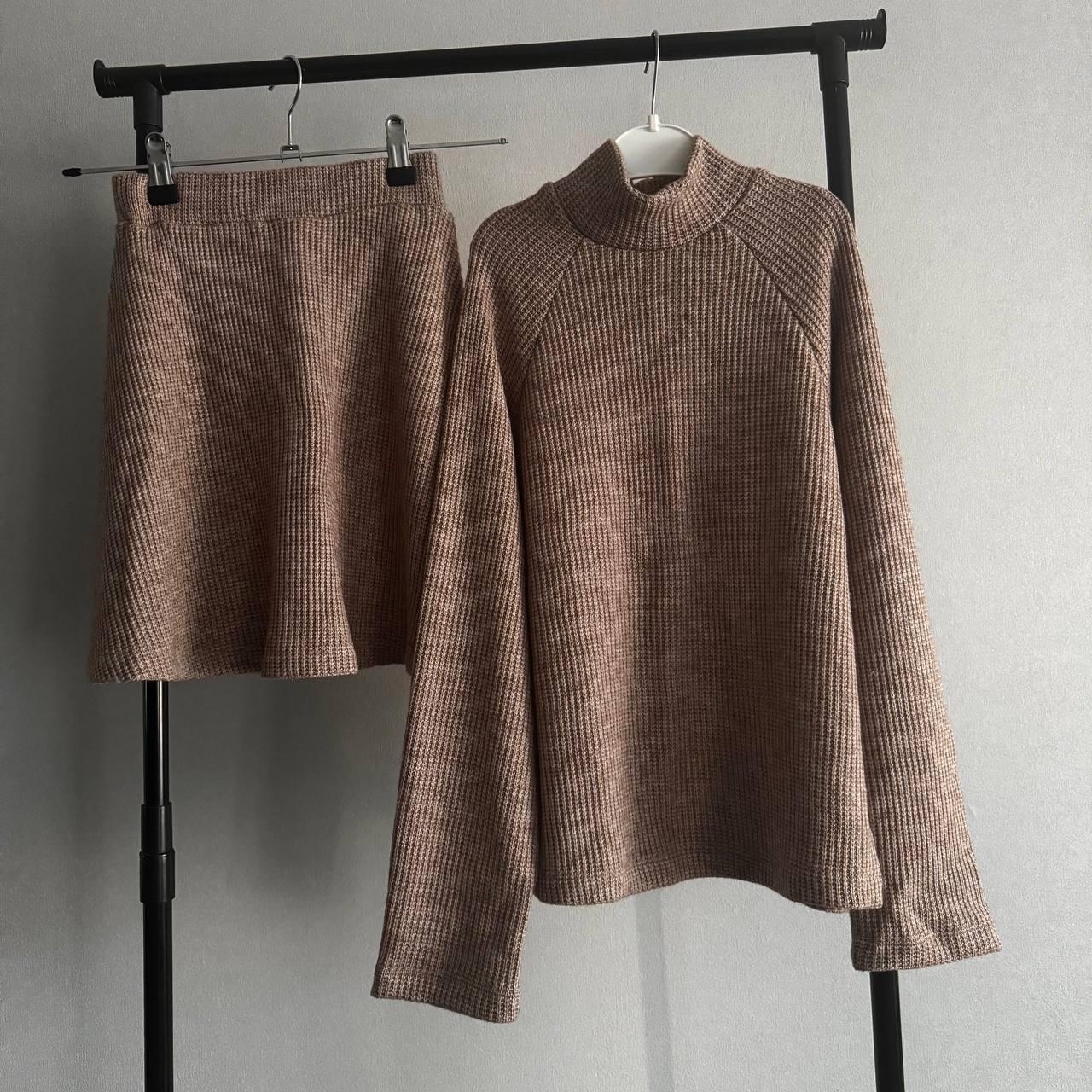 В'ЯЗАНИЙ КОМПЛЕКТ ЗІ СПІДНИЦЕЮ МОККО, фото 1