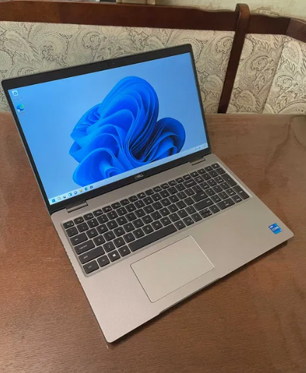 Б/в Ультрабук Dell Latitude 5520 15.6" 1920x1080| Core i5-1145G7| 16 GB RAM| 256 GB SSD| Iris Xe