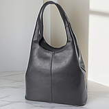 Велика жіноча сумка хобо на плече з екошкіри чорна якісна вміщує А4, фото 8