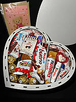 Подарочный бокс "Сладкое сердце" | Сюрприз сладкий бокс | Подарочный набор сладостей