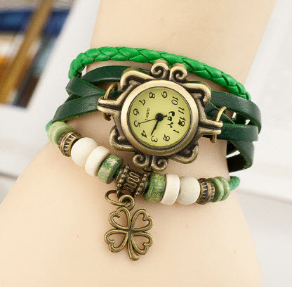 Жіночі годинники з кожзам ремінцем під старовину з брелоком "конюшина", жіночі годинники зелений