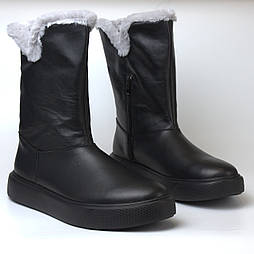 Жіноче взуття великих розміром на хутрі уггі черевики шкіряні чорні зимове тепле COSMO Shoes Freedom BS