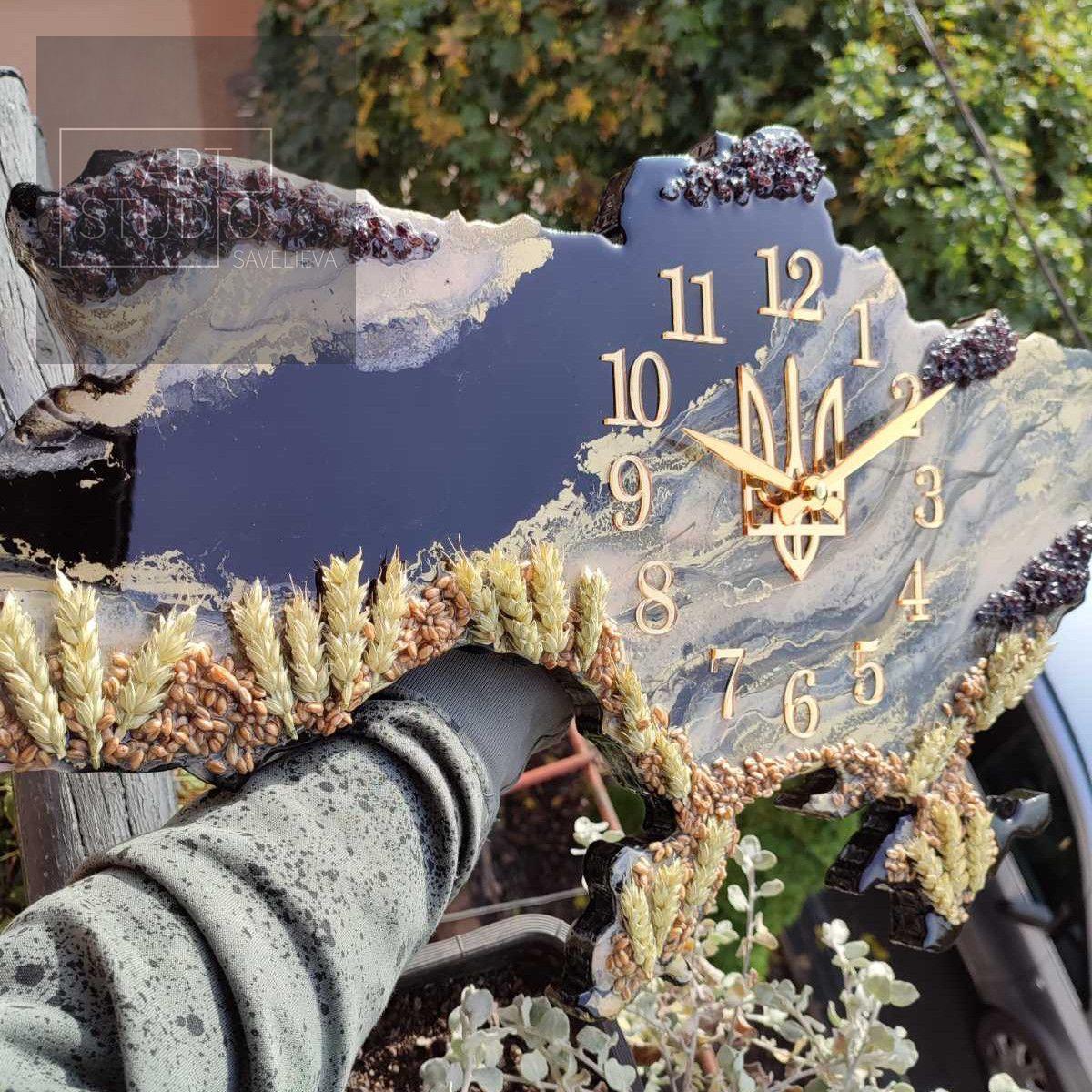 Годинник настінний з епоксидної смоли "Карта України" 40х25 см