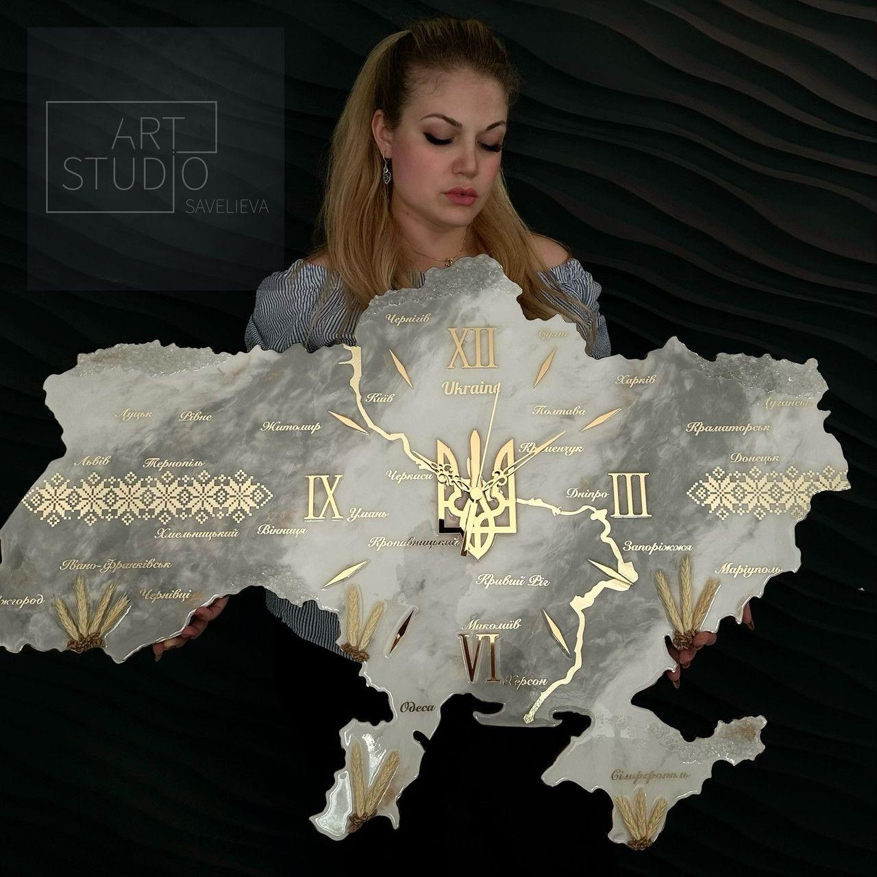 Годинник настінний з епоксидної смоли "Карта України" 40х27 см