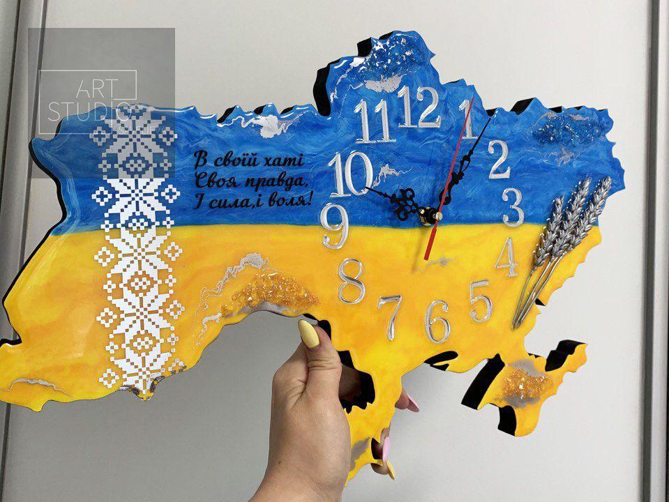 Годинник настінний з епоксидної смоли "Карта України" 40х27 см