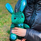 М'яка іграшка "Зайчик LV" 38см, Зелений / Дитяча плюшева іграшка / Плюшевий зайчик / Іграшка зайка, фото 4