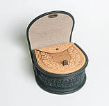 Жіноча шкіряна сумка ручної роботи з тисненим орнаментом «Калина» бежево-зелена сумка з натуральної шкіри, 20*21*8 см, фото 4