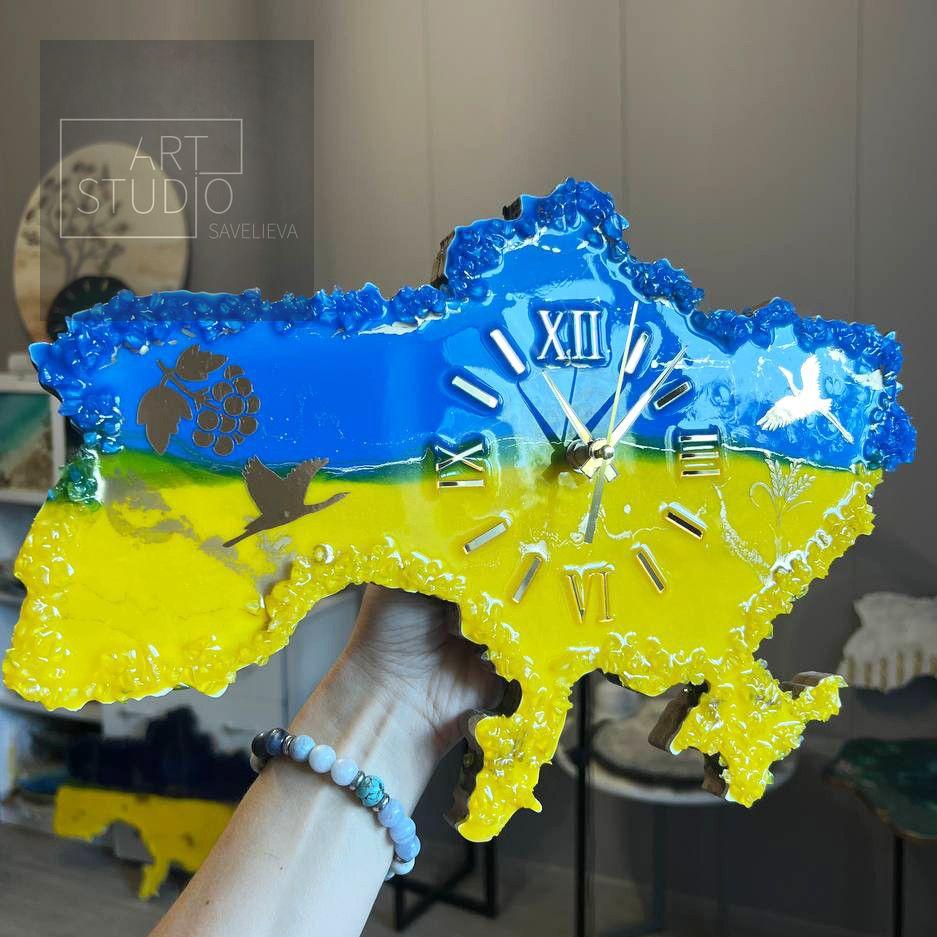 Годинник настінний з епоксидної смоли "Карта України" 40х25 см