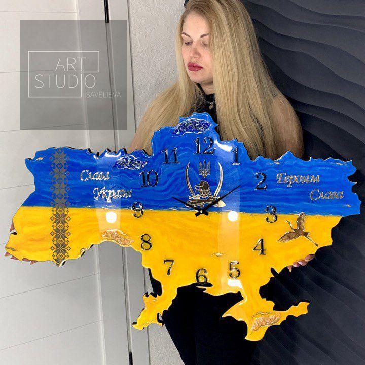 Годинник настінний з епоксидної смоли "Карта України" 40х27 см