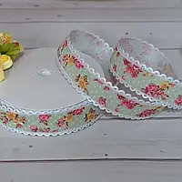 Репсова стрічка з мереживною обробкою Квіти мохіто 2.5 см (бобіна 18 м).
