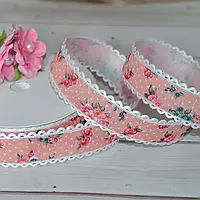 Репсова стрічка з мереживною обробкою Квіти персикова 2.5 см (бобіна 18 м).