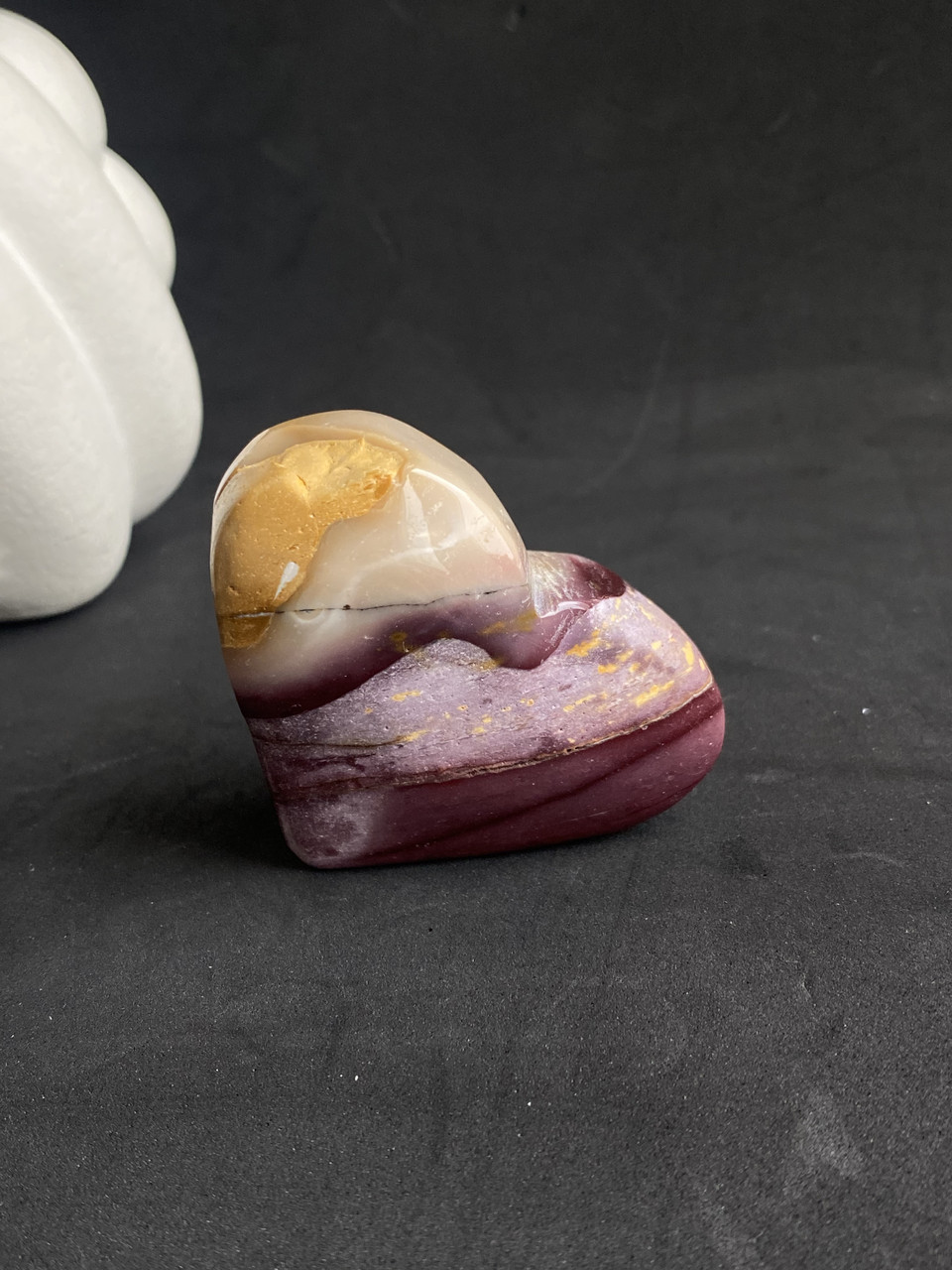 Мукаїт серце з натурального мукаїта кабошон камінь без оправи 42*54*22 мм, фото 1