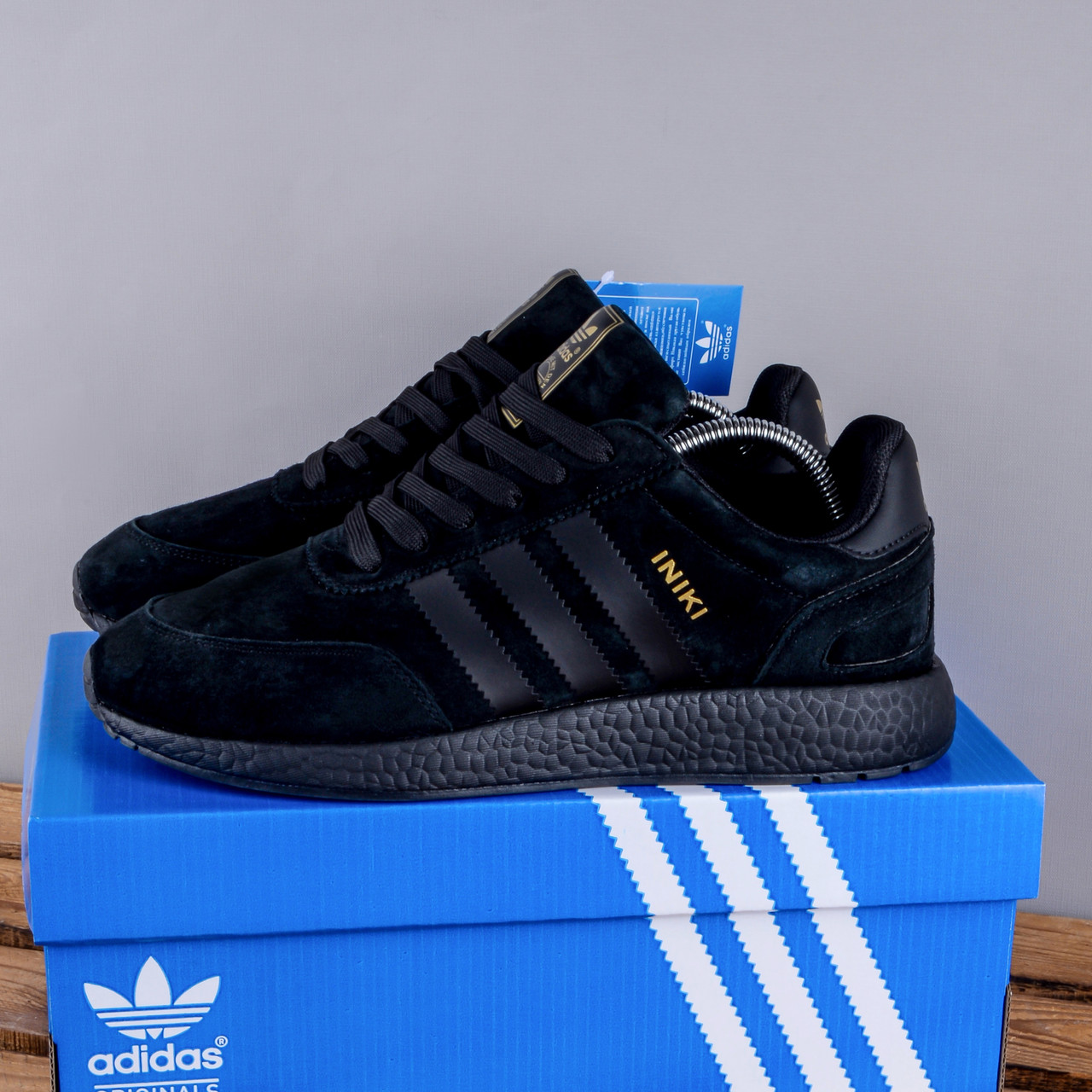 Кросівки Adidas Iniki замшеві закриті повністю чорні, фото 1