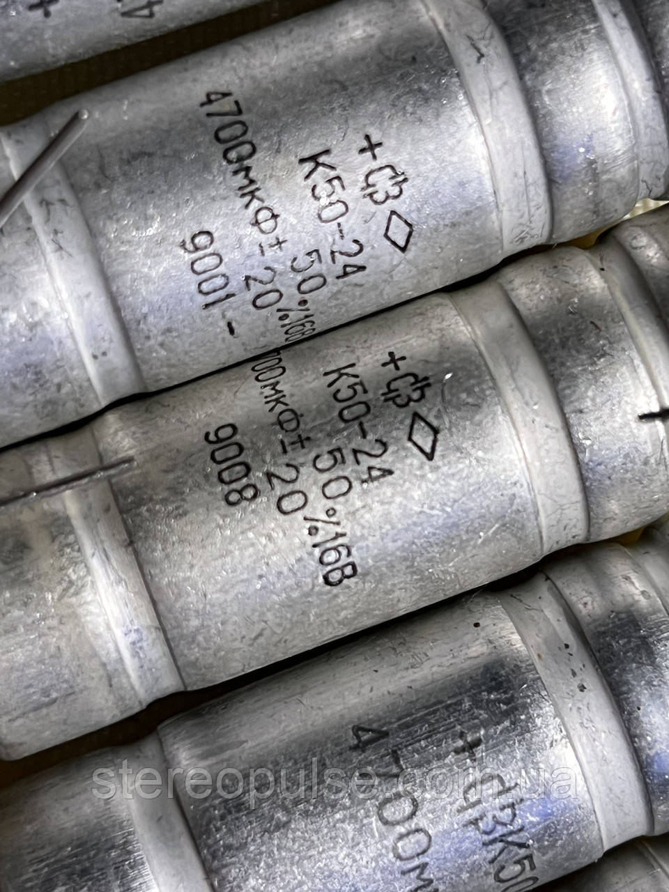 Конденсатор  К50 - 24  4700мкФ - 16В  91рік