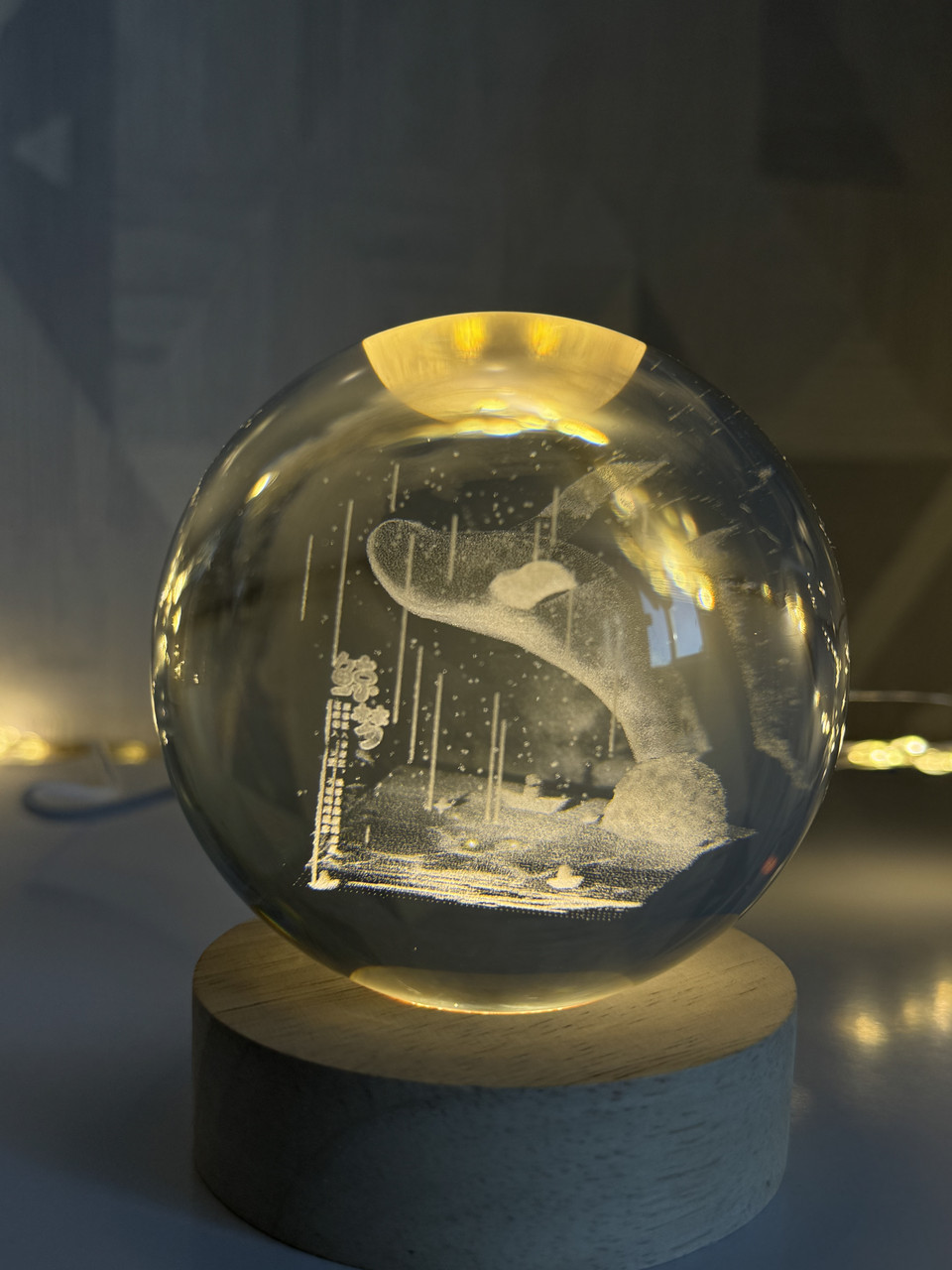 Декоративна 3D-нічник кришталева куля "Кит" з Led підсвічуванням на 80мм, прозора