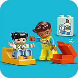 Конструктор LEGO DUPLO Швидка допомога та водій 19 деталей (10447), фото 6