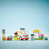 Конструктор LEGO DUPLO Швидка допомога та водій 19 деталей (10447), фото 11