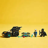 Конструктор LEGO DC Batman: Бетмен і Бетмобіль проти містера Фріза 63 деталі (76301), фото 8