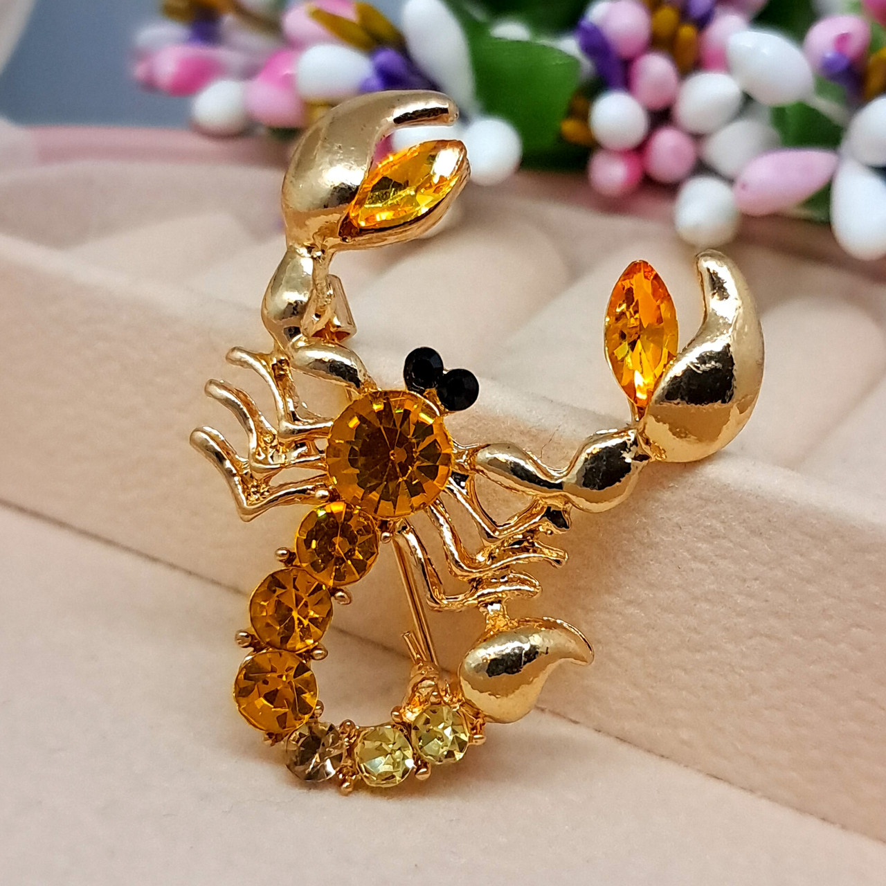 Брошка з камінням Скорпіон, розмір 3,9 см * 2,9 см