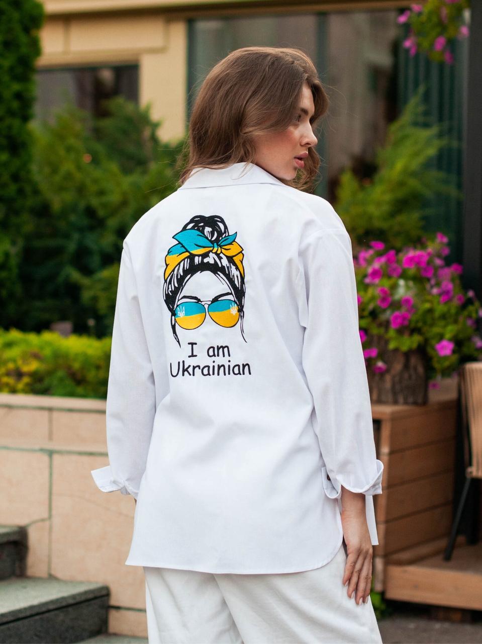 Блуза жіноча з вишивкою "I am Ukrainian" біла