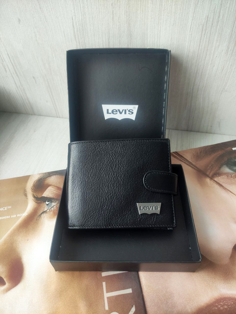 Чоловічий шкіряний гаманець Levis, фото 1