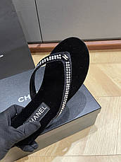 Жіночі чорні шльопанці Chanel замшеві чорні зі стразами капці Chanel, фото 4
