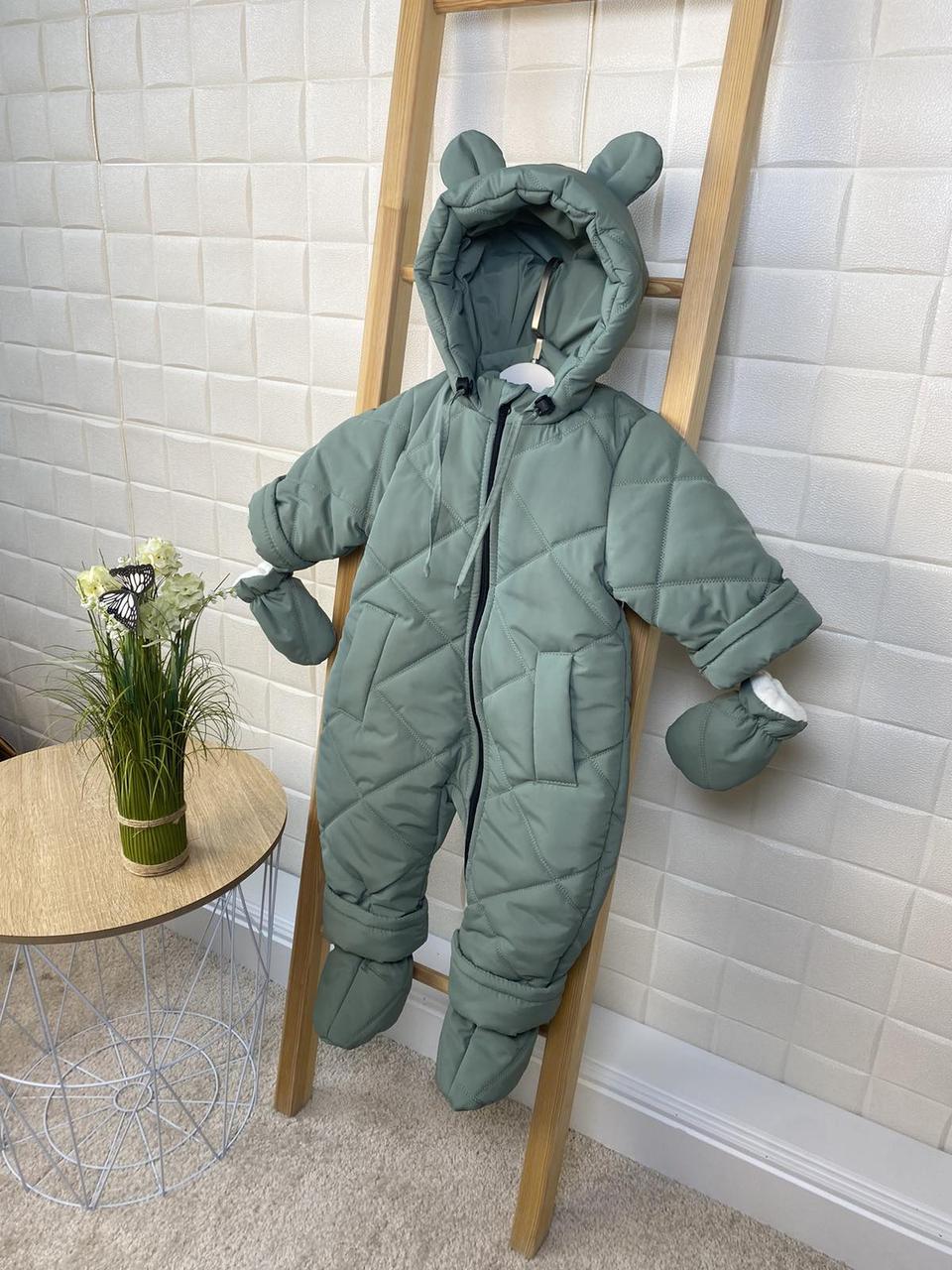 Дитячі комбінезони — суцільник для дівчинки.