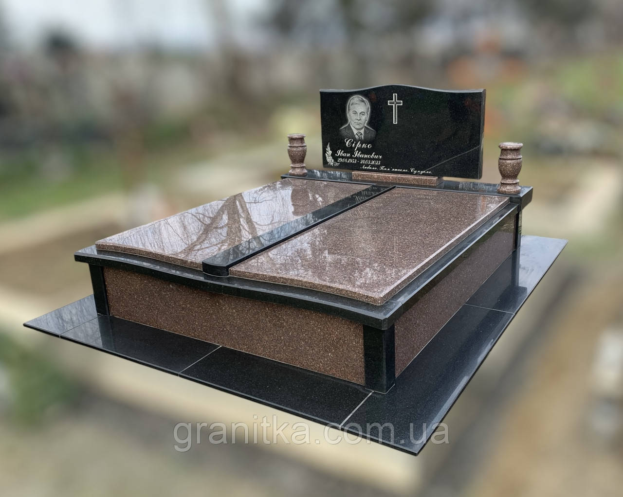 Памятник двойний плита коричнево-чорний граніт 207