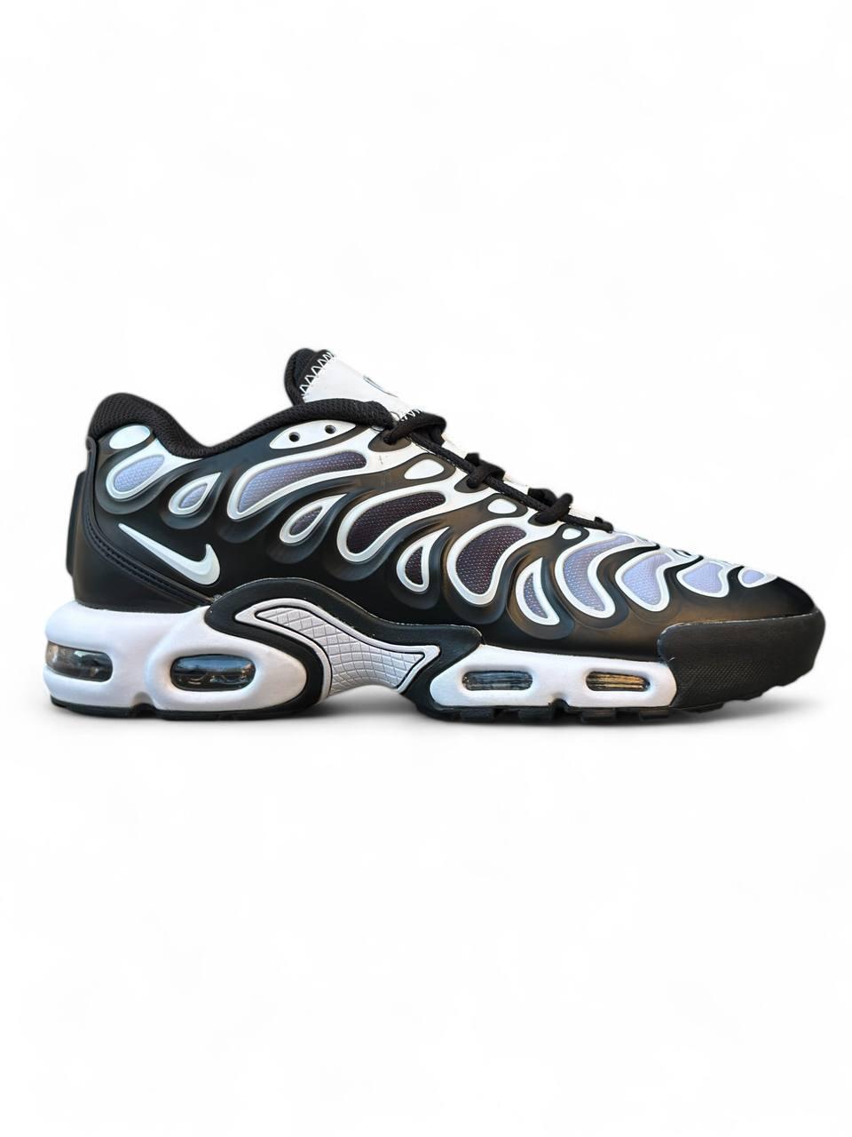 Чоловічі кросівки Nike Air Max TN Plus Drift Black White Grey (чорно-білі) модні 2343 Найк vkross