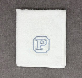 Рушники з вишитими на замовлення іменами і монограмами