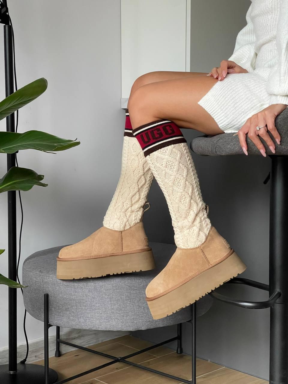 Жіночі зимові черевики Угги UGG Classic Sweater Letter Boot Chestnut (з хутром) 1144045-CHE
