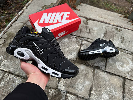 Чоловічі кросівки Nike Air Max Plus TN Black чорні з білим, фото 1