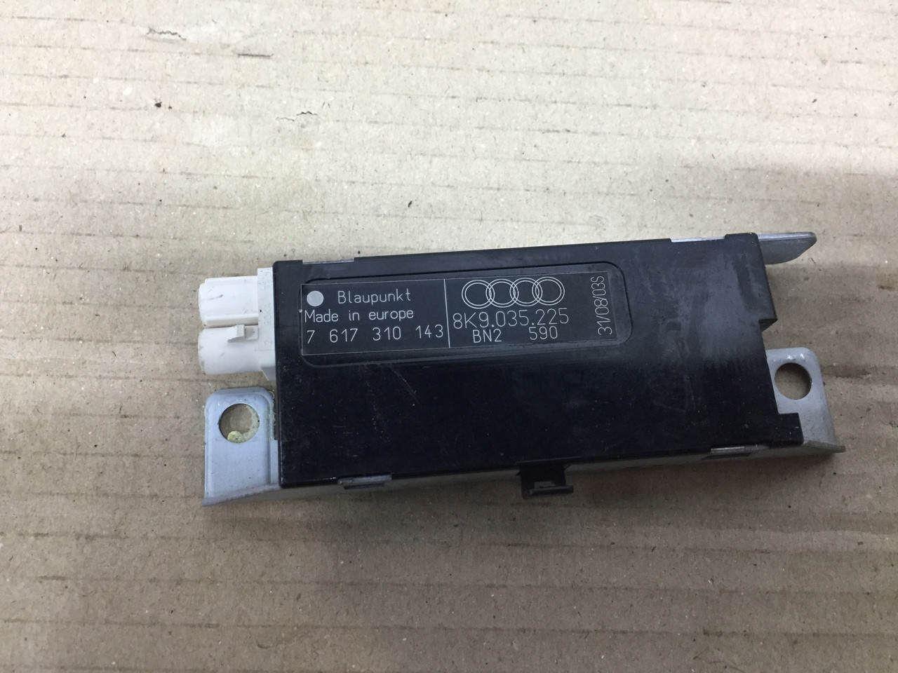 Підсилювач антени Audi A4 B8 8K9035225