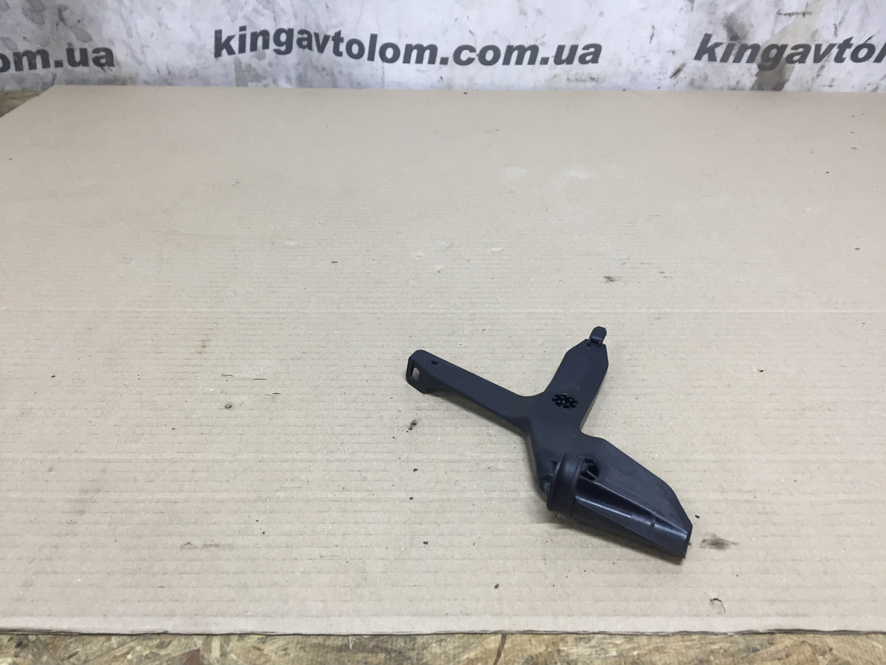 Кронштейн Audi A4 B8 8K9867729, фото 1