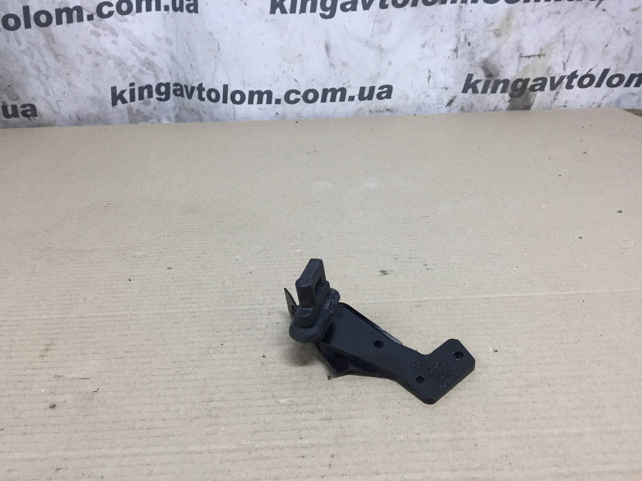 Кронштейн кріплення спинки сидіння Audi A4 B8 8K9863584