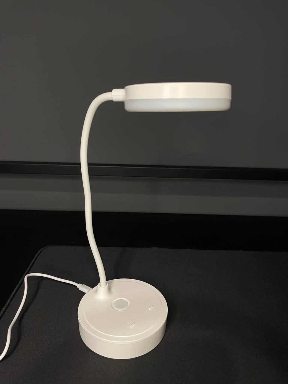 Настільна LED лампа для читання з USB живленням та регульованою яскравістю