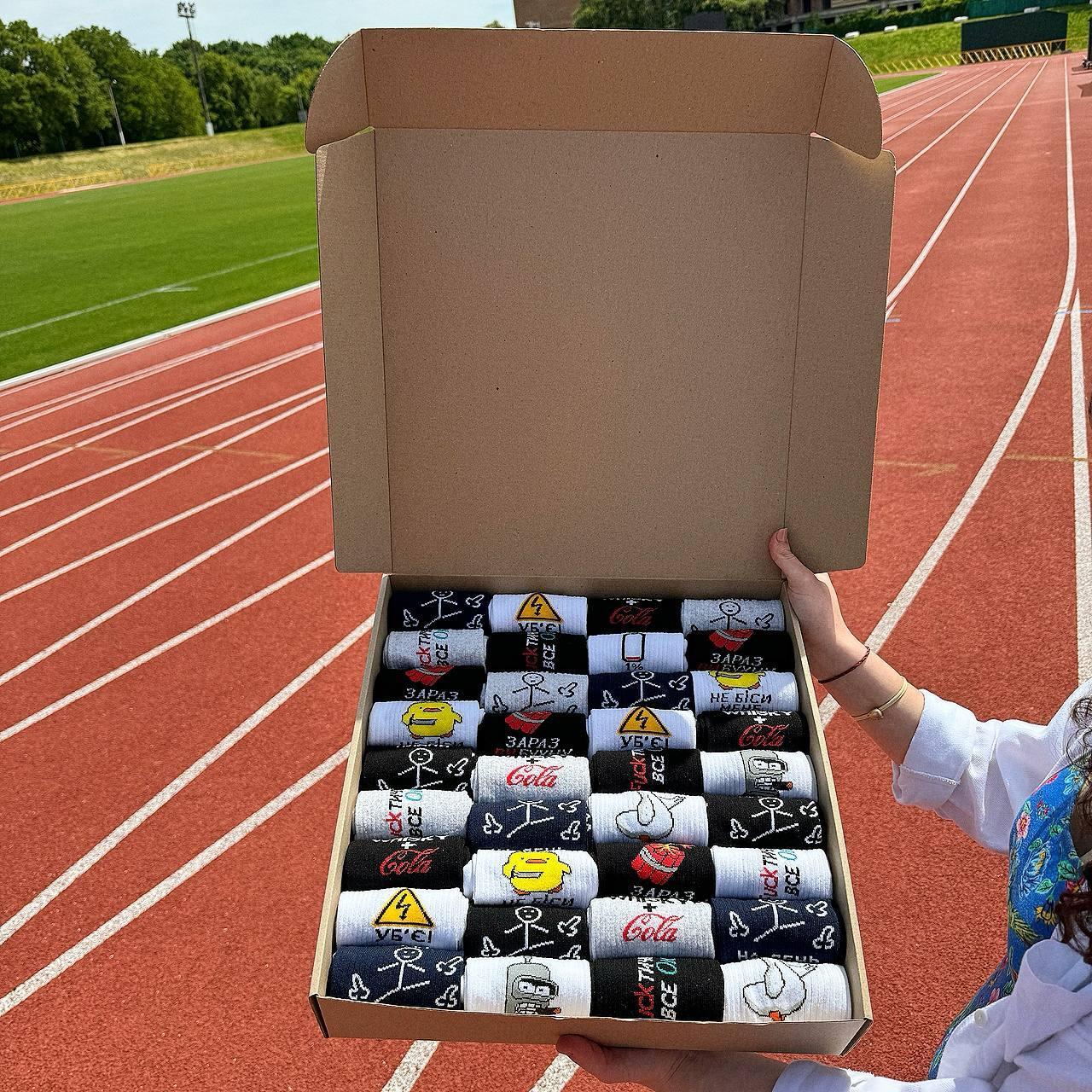 Мега бокс шкарпеток чоловічих високих весна-осінь барвистих із яскравим кумедним принтом 40-45 36 пар на Br BAR, фото 1