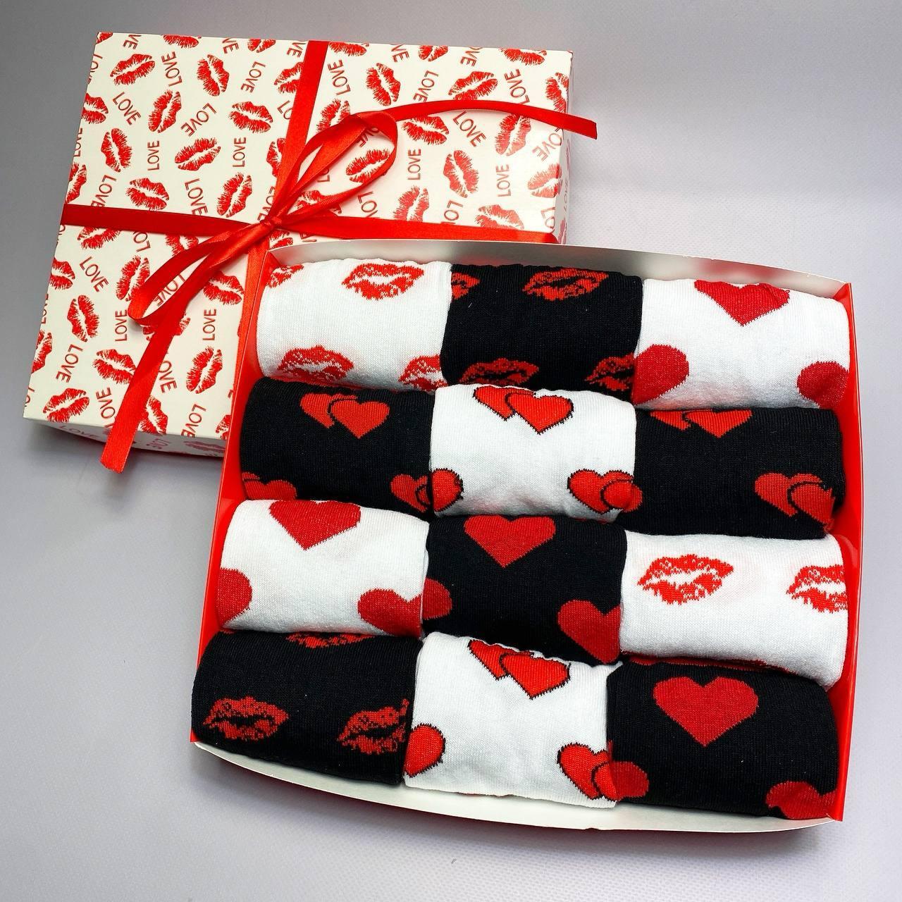 Подарунковий оригінальний набір шкарпеток для чоловіків шкарпетки з поцілунками 12 пар у коробці на день Br BAR, фото 1