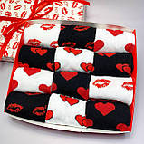 Подарунковий оригінальний набір шкарпеток для чоловіків шкарпетки з поцілунками 12 пар у коробці на день Br BAR, фото 8