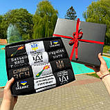 Бокс шкарпеток чоловічих високих демісезонних креативних з патріотичними малюнками написами 12 пар 40-45 Br BAR, фото 3