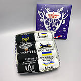 Новорічний подарунковий бокс чоловічих чорно-білих бавовняних патріотичних шкарпеток 8 шт Br BAR, фото 3