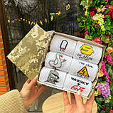 Креативний бокс шкарпеток чоловічих високих демісезонних білих із веселими приколами 40-45 6 пар на Br BAR, фото 7