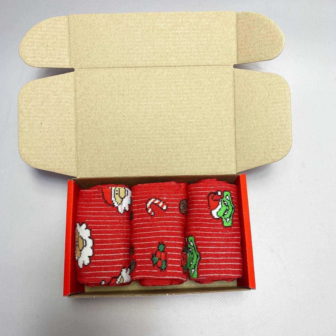 Подарунковий набір чоловічих Новорічних червоних шкарпеток 40-45 на 3 пари в коробці Br BAR, фото 1