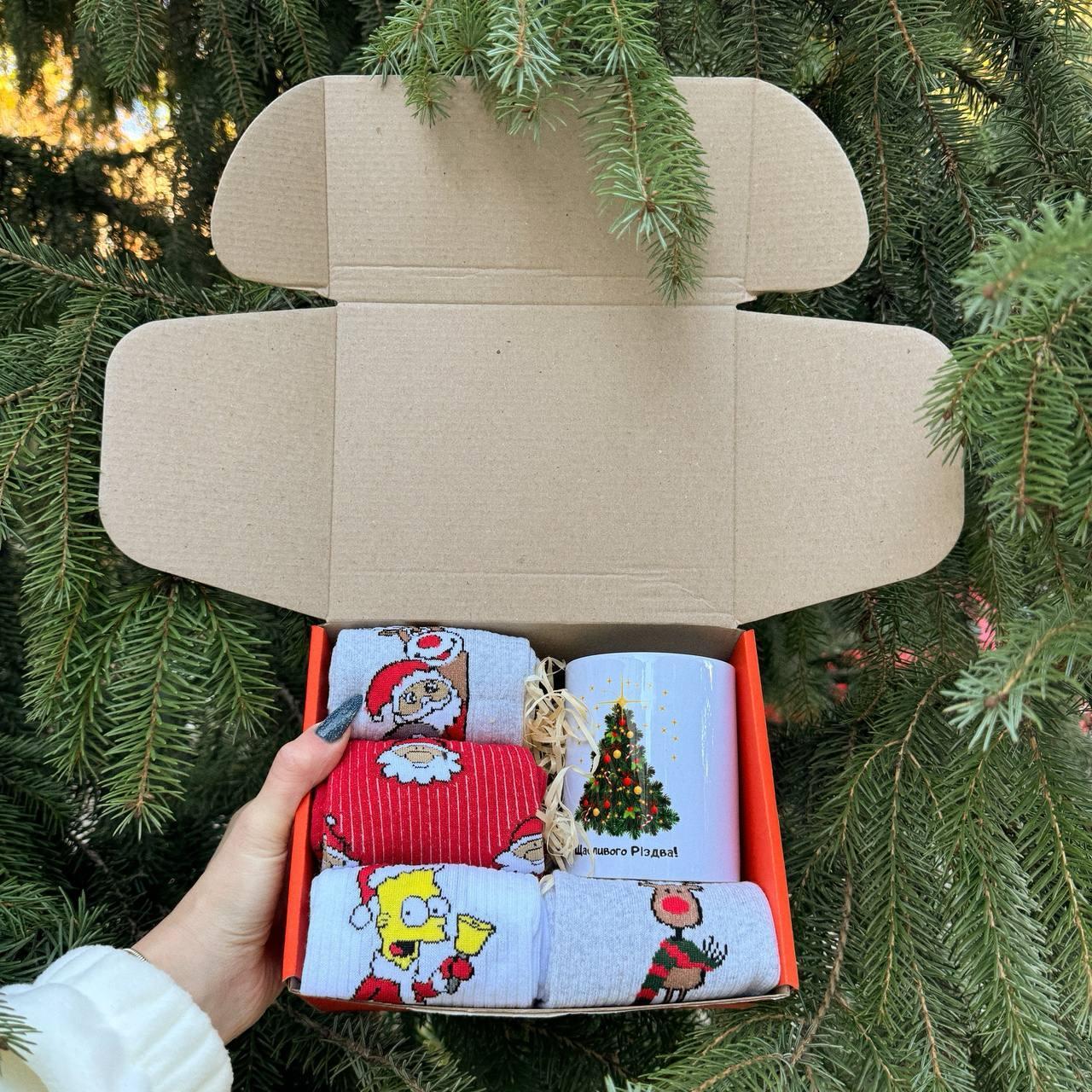 Новорічний чоловічий набір з керамічного кружки 330 мл та високих демісезонних шкарпеток 8 пар 40-45 р BAR, фото 1