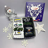 Новорічний набір жіночих якісних чорно-білих бавовняних шкарпеток 8 шт 36-41 з патріотичним принтом Br BAR, фото 6