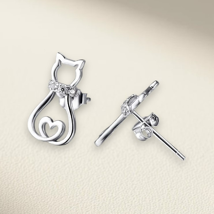 Сріблясті сережки-гвоздики з котиком, хвіст із сердечком і білим кубічним цирконієм, бохо стиль 1.5 см, фото 1
