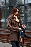 Подовжена жіноча дублянка з поясом в комплекті, фото 4