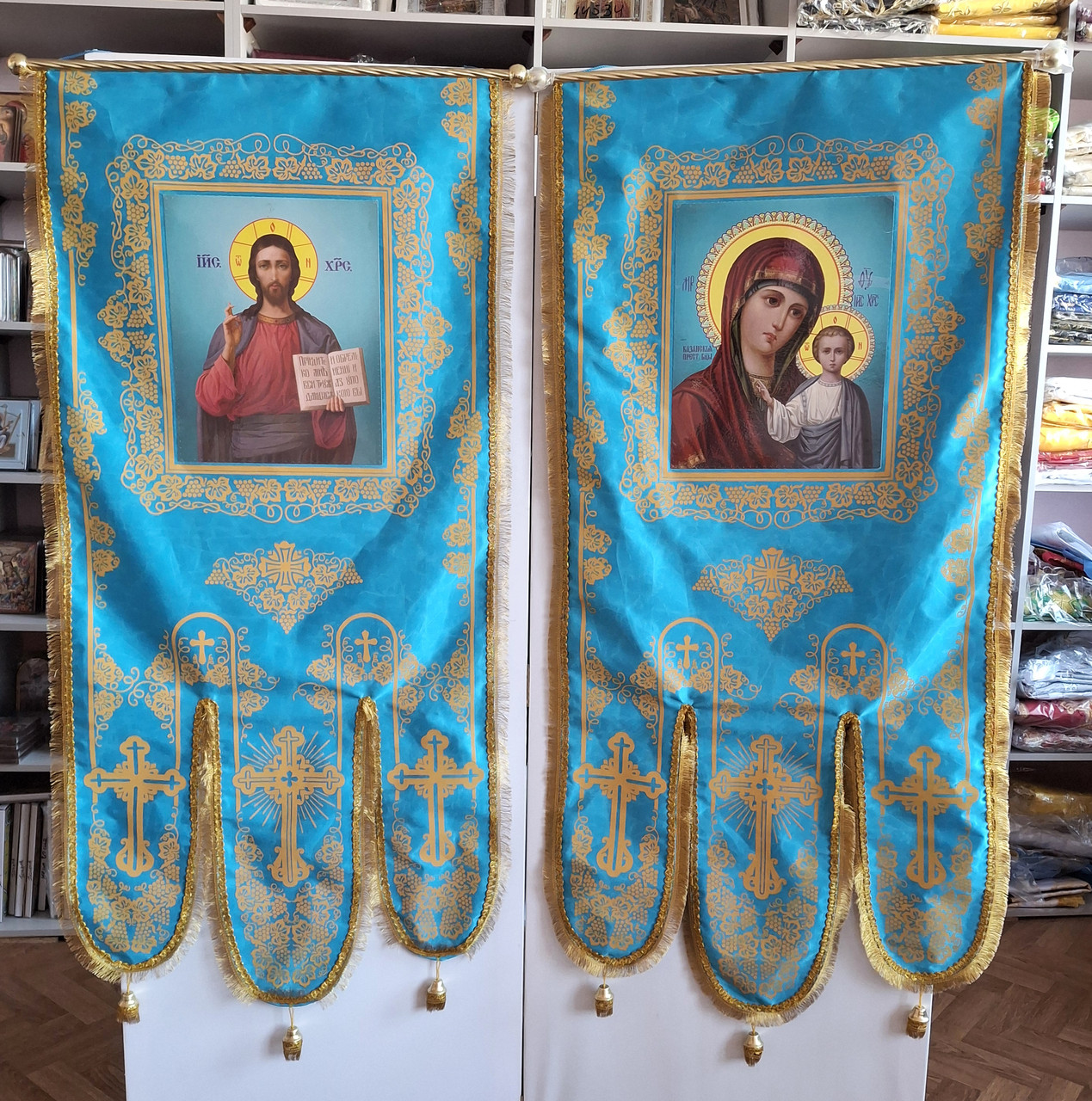 Хоругви з креп-сатину, шовкодрук ікон, золотиста бахрома, блакитні (кольори тканини в асортименті), фото 1