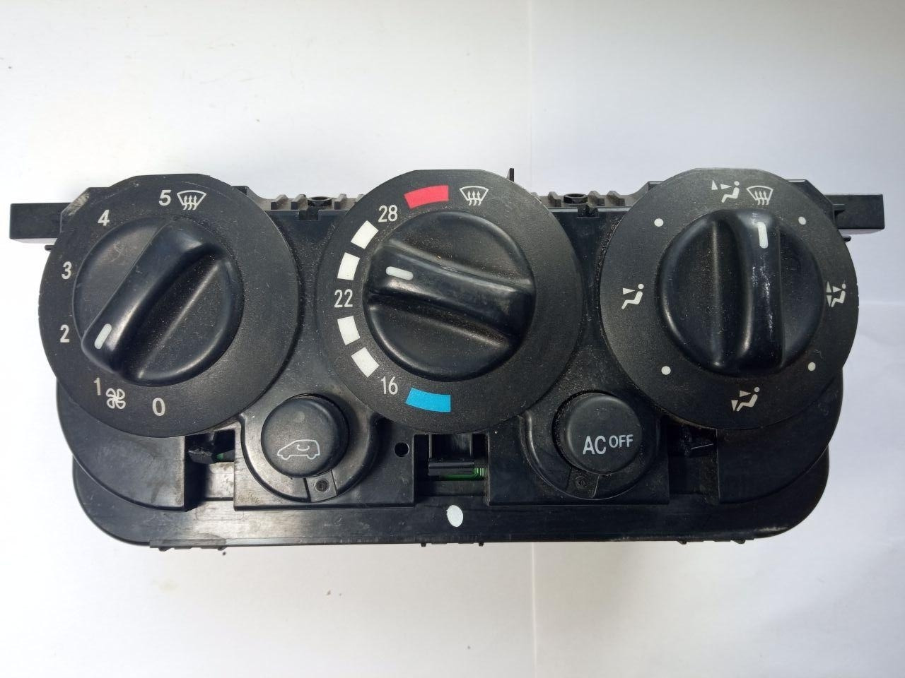 Панель кнопок Q012003 / 168 830 22 85 / 1688302285 / A170, фото 1