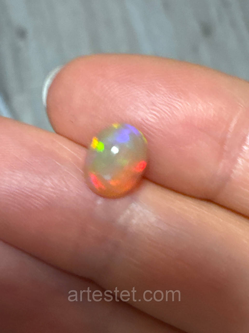 Опал природний благородний 1.02 ct.